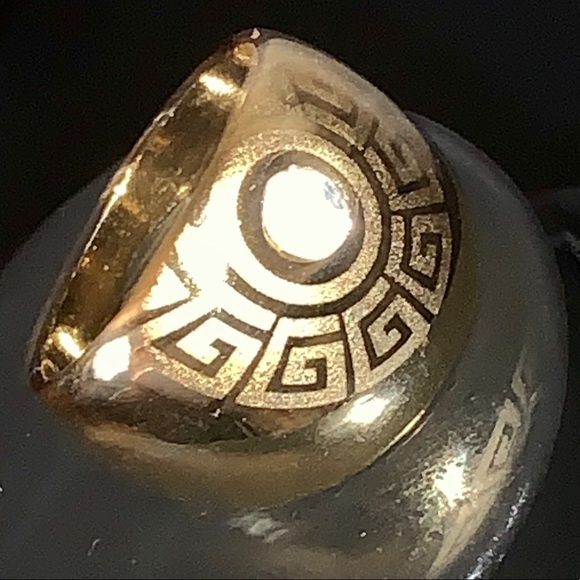Gold designer ring